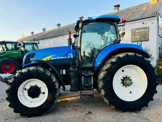 New Holland T7030 - Traktor: gambar 5 New Holland T7030 - Traktor: gambar 5
