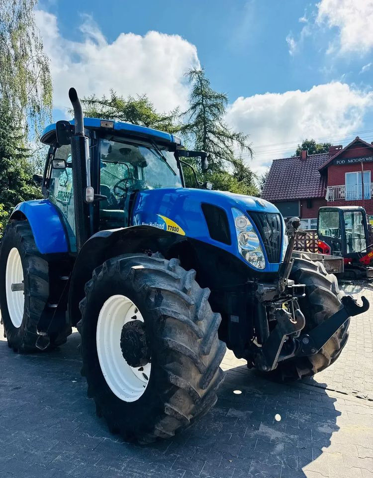 New Holland T7030 - Traktor: gambar 1 New Holland T7030 - Traktor: gambar 1