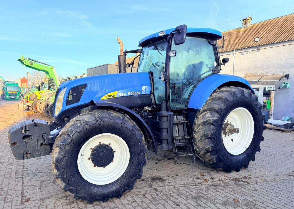 New Holland T7050 - Traktor: gambar 4 New Holland T7050 - Traktor: gambar 4