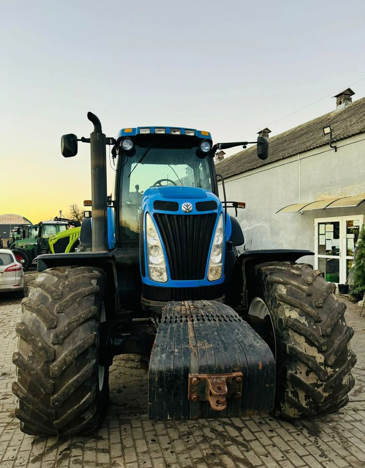 New Holland T8040 - Traktor: gambar 4 New Holland T8040 - Traktor: gambar 4