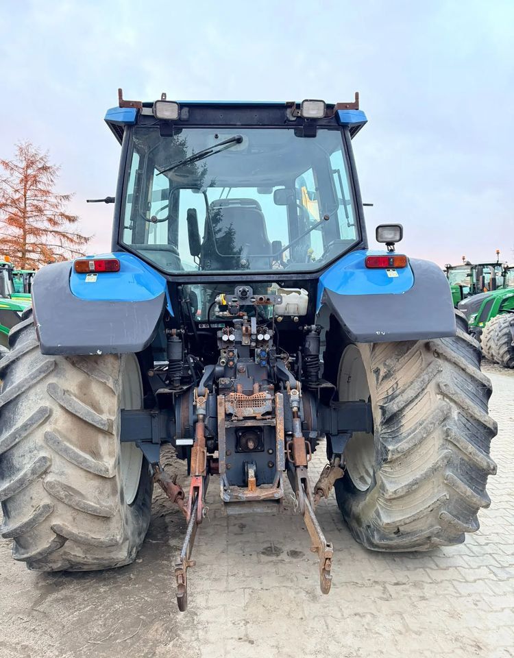 New Holland TM165 - Traktor: gambar 4 New Holland TM165 - Traktor: gambar 4