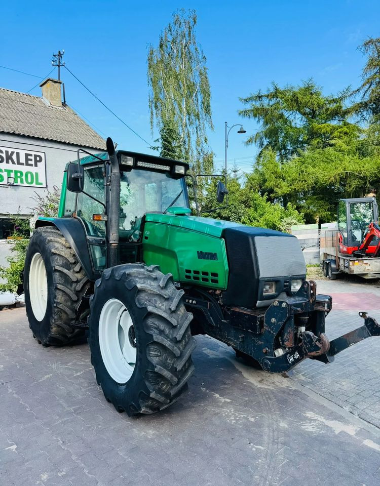 Valtra 8150 - Traktor: gambar 1 Valtra 8150 - Traktor: gambar 1