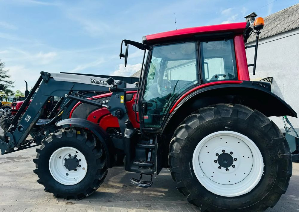Valtra N101 - Traktor: gambar 4 Valtra N101 - Traktor: gambar 4