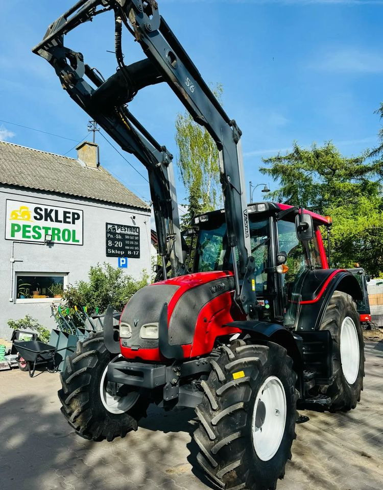 Valtra N101 - Traktor: gambar 1 Valtra N101 - Traktor: gambar 1