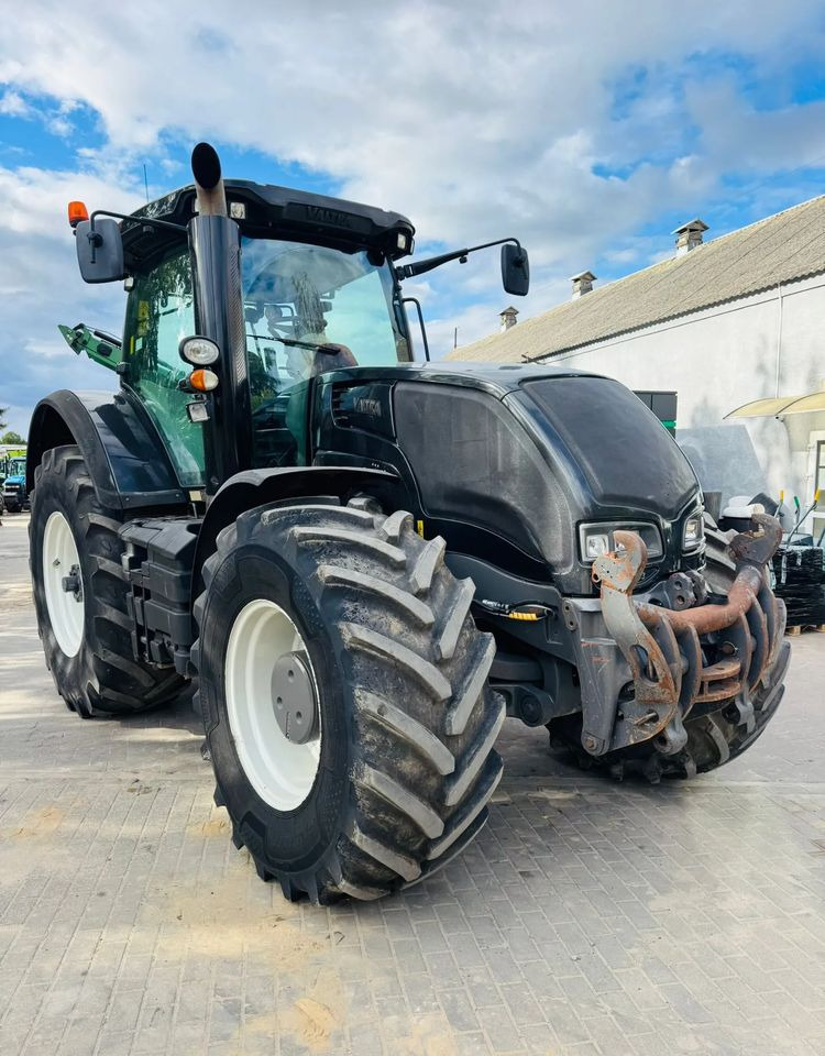Valtra S233 - Traktor: gambar 1 Valtra S233 - Traktor: gambar 1