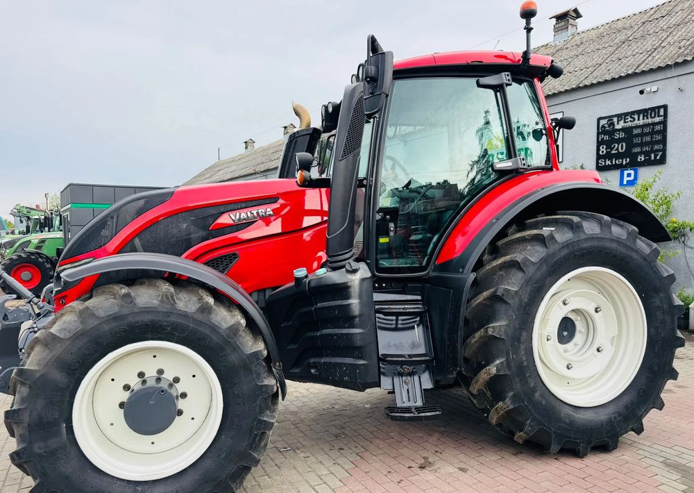 Valtra T154 - Traktor: gambar 5 Valtra T154 - Traktor: gambar 5