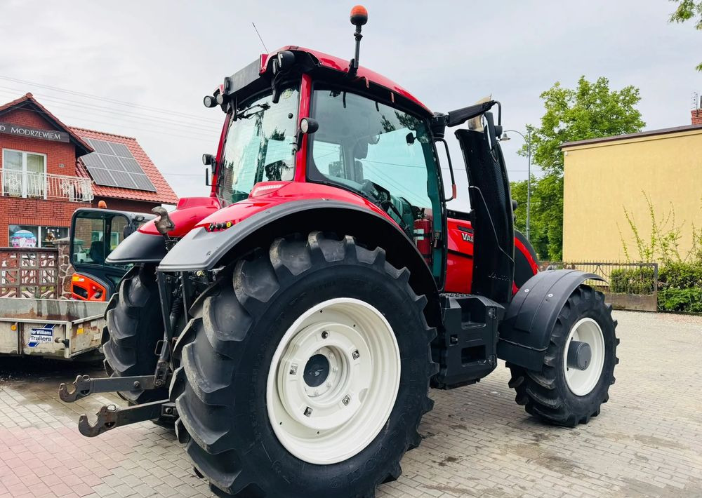 Valtra T154 - Traktor: gambar 4 Valtra T154 - Traktor: gambar 4