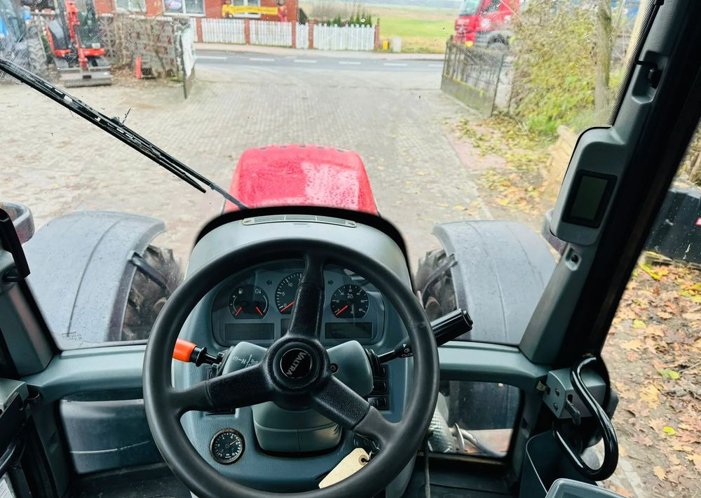 Valtra T213 - Traktor: gambar 4 Valtra T213 - Traktor: gambar 4