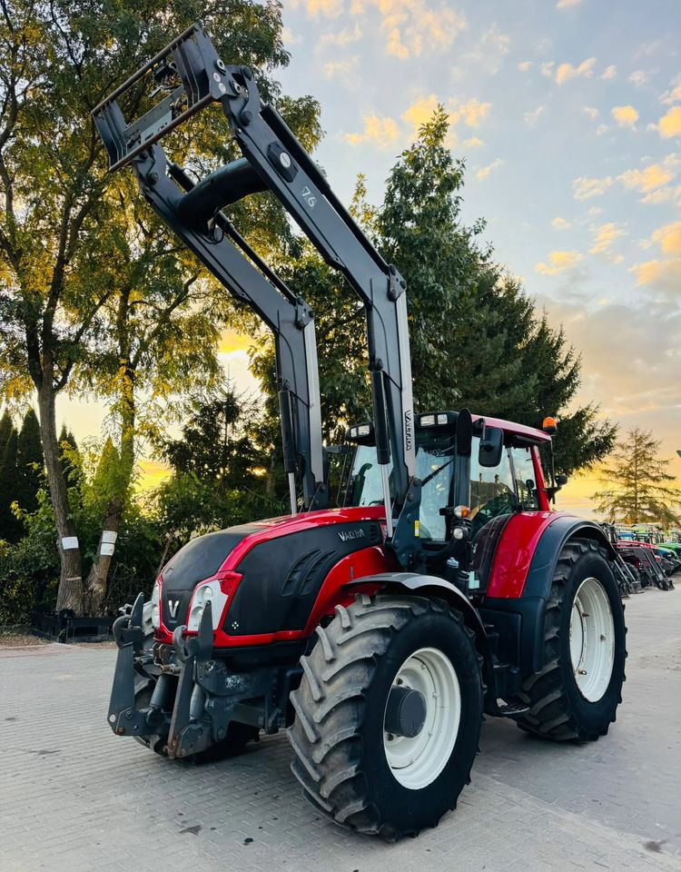Valtra T213 Versu - Traktor: gambar 1 Valtra T213 Versu - Traktor: gambar 1