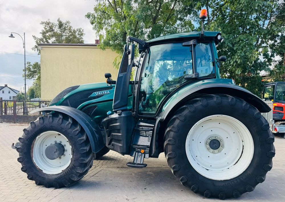 Valtra T214 Versu - Traktor: gambar 4 Valtra T214 Versu - Traktor: gambar 4