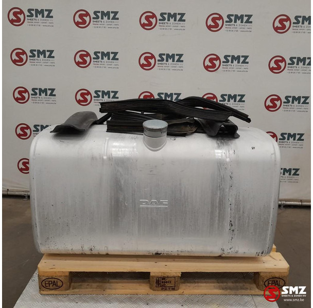 DAF Occ brandstoftank 430L + steunen DAF - Tangki bahan bakar untuk Truk: gambar 1 DAF Occ brandstoftank 430L + steunen DAF - Tangki bahan bakar untuk Truk: gambar 1