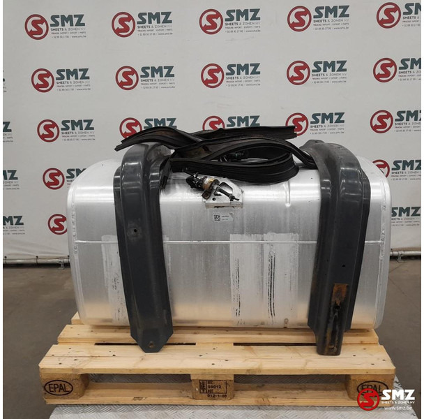 DAF Occ brandstoftank 430L + steunen DAF - Tangki bahan bakar untuk Truk: gambar 2 DAF Occ brandstoftank 430L + steunen DAF - Tangki bahan bakar untuk Truk: gambar 2