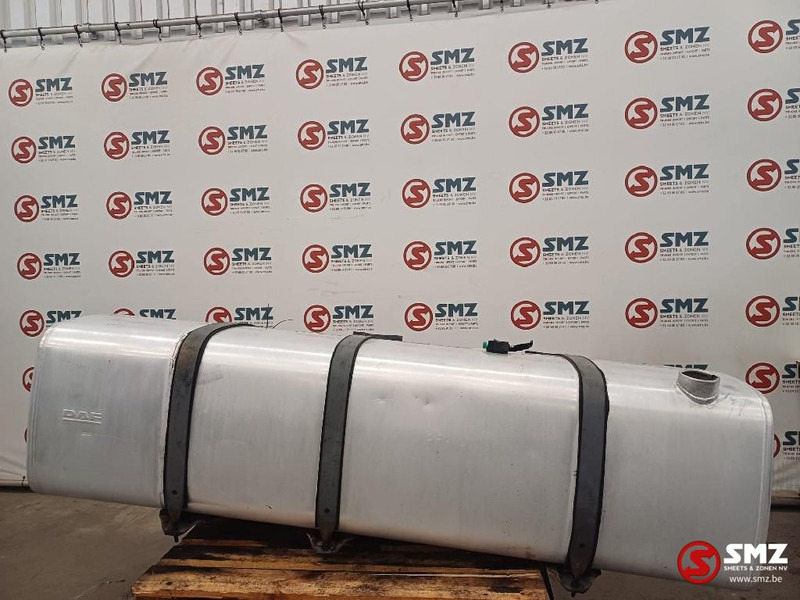 DAF Occ brandstoftank met steunen 850L DAF - Tangki bahan bakar untuk Truk: gambar 1 DAF Occ brandstoftank met steunen 850L DAF - Tangki bahan bakar untuk Truk: gambar 1