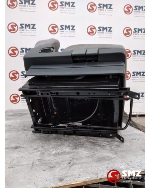 DAF Occ passagierszetel DAF LF45 - Tempat duduk untuk Truk: gambar 3 DAF Occ passagierszetel DAF LF45 - Tempat duduk untuk Truk: gambar 3