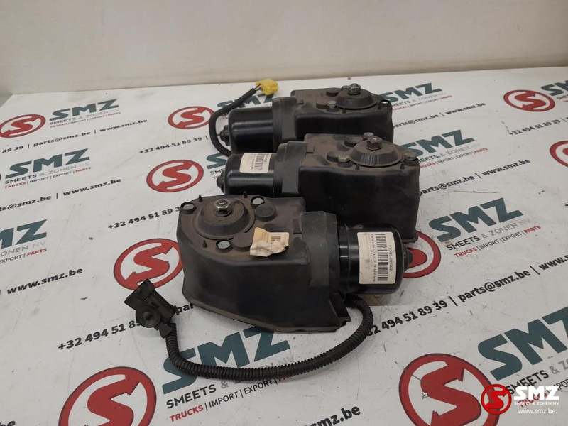 DAF Set van 3 ruitenwissermotors DAF - Wiper untuk Truk: gambar 2 DAF Set van 3 ruitenwissermotors DAF - Wiper untuk Truk: gambar 2