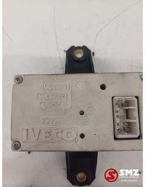 Iveco Occ ECU centrale vergrendeling regeleenheid Iveco - ECU untuk Truk: gambar 4 Iveco Occ ECU centrale vergrendeling regeleenheid Iveco - ECU untuk Truk: gambar 4