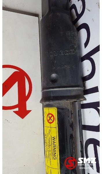 Iveco Occ kantelcilinder cabine Iveco Stralis/Trakker - Kabin dan interior untuk Truk: gambar 2 Iveco Occ kantelcilinder cabine Iveco Stralis/Trakker - Kabin dan interior untuk Truk: gambar 2