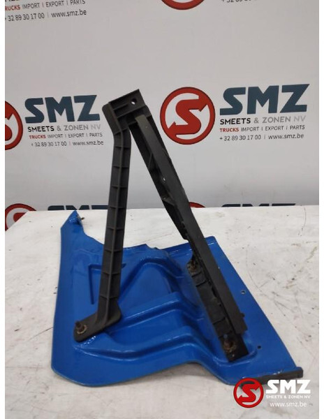 Iveco Occ set steunen cabinespoilers Iveco - Aerodinamika/ Spoiler untuk Truk: gambar 1 Iveco Occ set steunen cabinespoilers Iveco - Aerodinamika/ Spoiler untuk Truk: gambar 1