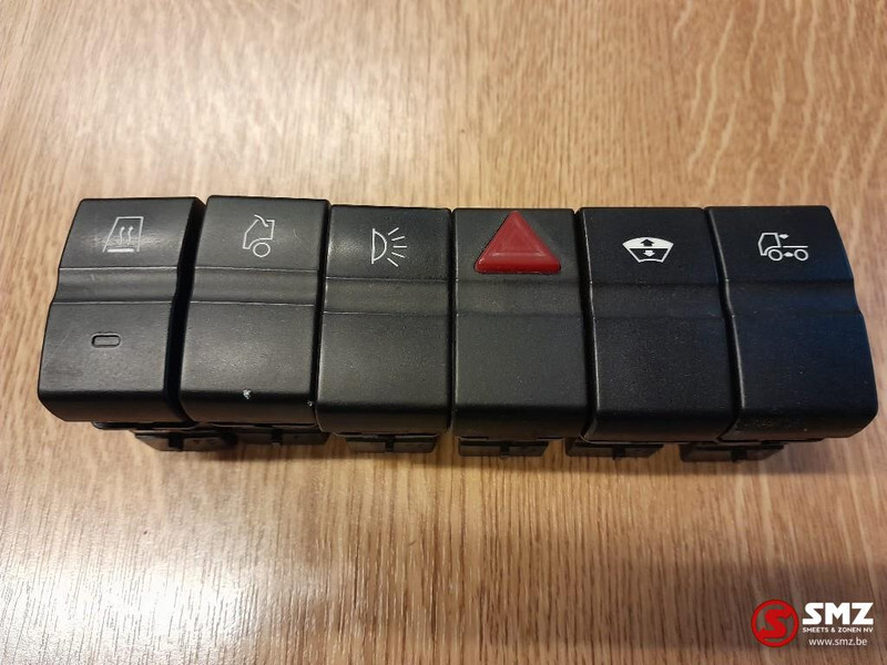 Iveco Occ set van 6 schakelaars instrumentenpaneel Iveco - Dasbor untuk Truk: gambar 1 Iveco Occ set van 6 schakelaars instrumentenpaneel Iveco - Dasbor untuk Truk: gambar 1