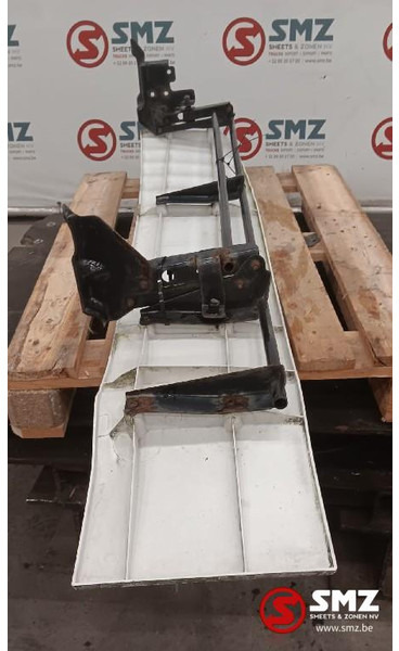 MAN Occ cabinespoiler rechts MAN - Aerodinamika/ Spoiler untuk Truk: gambar 3 MAN Occ cabinespoiler rechts MAN - Aerodinamika/ Spoiler untuk Truk: gambar 3