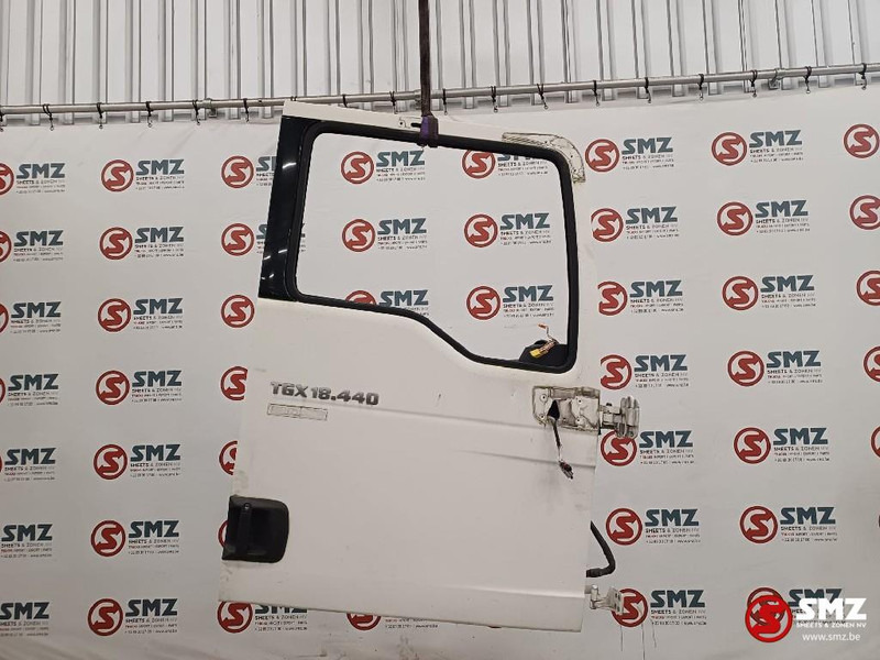 MAN Occ deur rechts MAN - Pintu dan bagian untuk Truk: gambar 1 MAN Occ deur rechts MAN - Pintu dan bagian untuk Truk: gambar 1