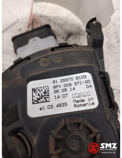 MAN Occ gaspedaal MAN TGX 81259706103 - Kabin dan interior untuk Truk: gambar 3 MAN Occ gaspedaal MAN TGX 81259706103 - Kabin dan interior untuk Truk: gambar 3