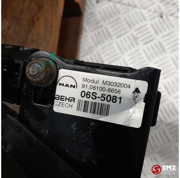 MAN Occ radiator + expansievat MAN - Radiator untuk Truk: gambar 5 MAN Occ radiator + expansievat MAN - Radiator untuk Truk: gambar 5