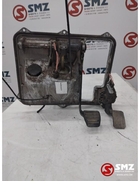 MAN Occ voetremventiel + gaspedaal MAN TGS 81521306298 - Kabin dan interior untuk Truk: gambar 3 MAN Occ voetremventiel + gaspedaal MAN TGS 81521306298 - Kabin dan interior untuk Truk: gambar 3