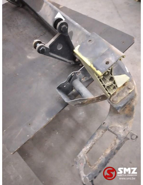 MAN Occ voorbumperbalk + voetstap links MAN - Bumper untuk Truk: gambar 4 MAN Occ voorbumperbalk + voetstap links MAN - Bumper untuk Truk: gambar 4