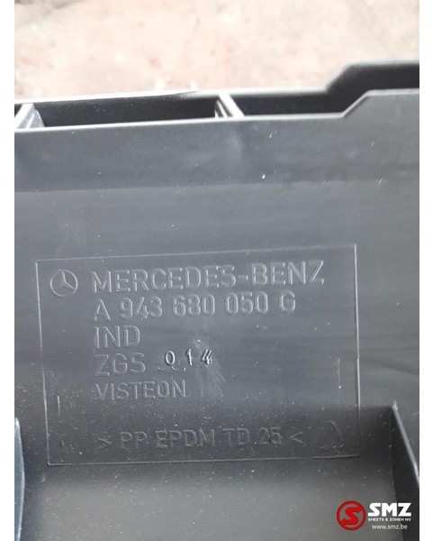 Mercedes-Benz Bovenzijde dashbord actros - Dasbor untuk Truk: gambar 2 Mercedes-Benz Bovenzijde dashbord actros - Dasbor untuk Truk: gambar 2
