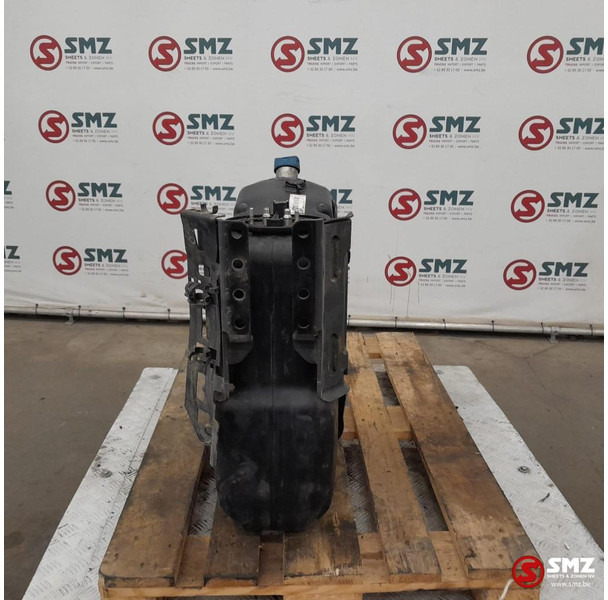 Mercedes-Benz Occ AdBluetank 60L + AdBlueniveausensor Mercedes - Sistem bahan bakar untuk Truk: gambar 4 Mercedes-Benz Occ AdBluetank 60L + AdBlueniveausensor Mercedes - Sistem bahan bakar untuk Truk: gambar 4