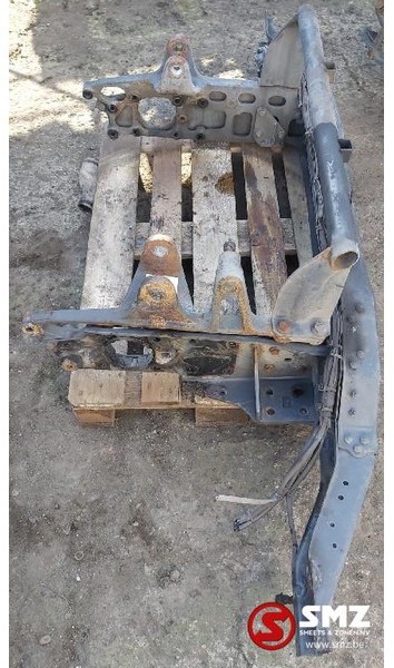 Mercedes-Benz Occ Bumperbalk vooraan met steunen Atego 1828 - Bumper untuk Truk: gambar 5 Mercedes-Benz Occ Bumperbalk vooraan met steunen Atego 1828 - Bumper untuk Truk: gambar 5