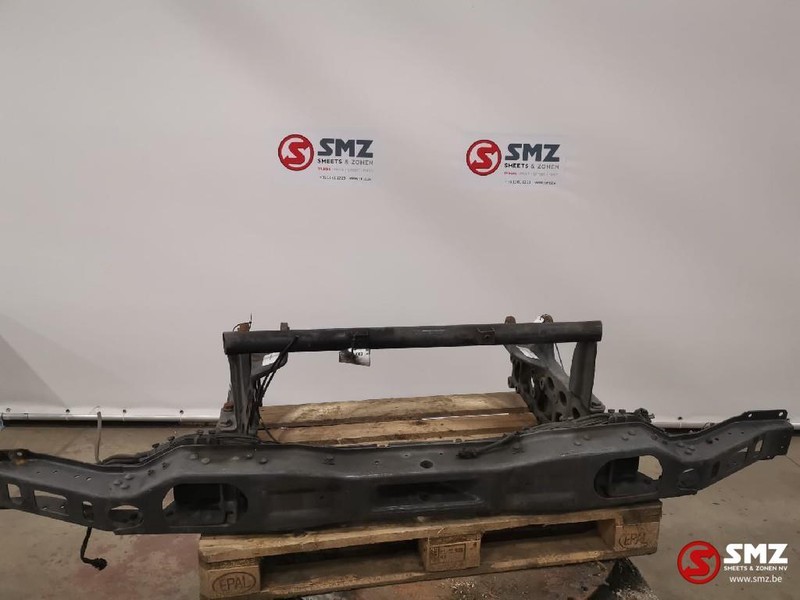 Mercedes-Benz Occ Bumperbalk vooraan met steunen Atego 1828 - Bumper untuk Truk: gambar 1 Mercedes-Benz Occ Bumperbalk vooraan met steunen Atego 1828 - Bumper untuk Truk: gambar 1