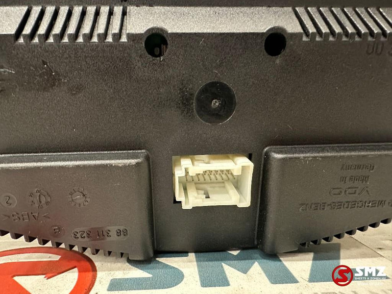 Mercedes-Benz Occ Instrumentenpaneel Mercedes W203 C KLASSE - Dasbor untuk Mobil: gambar 4 Mercedes-Benz Occ Instrumentenpaneel Mercedes W203 C KLASSE - Dasbor untuk Mobil: gambar 4