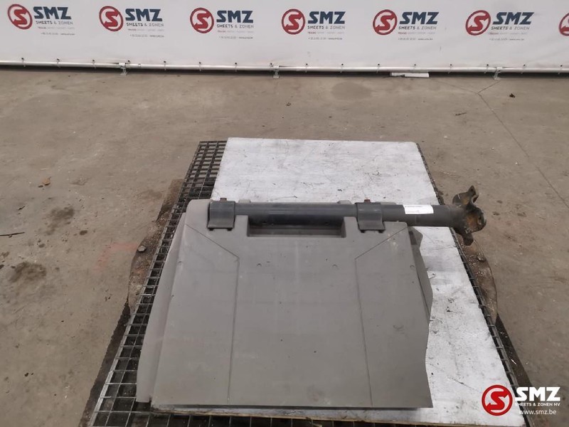 Mercedes-Benz Occ Spatbord met steun Actros MP2/MP3 - Spatbor untuk Truk: gambar 1 Mercedes-Benz Occ Spatbord met steun Actros MP2/MP3 - Spatbor untuk Truk: gambar 1