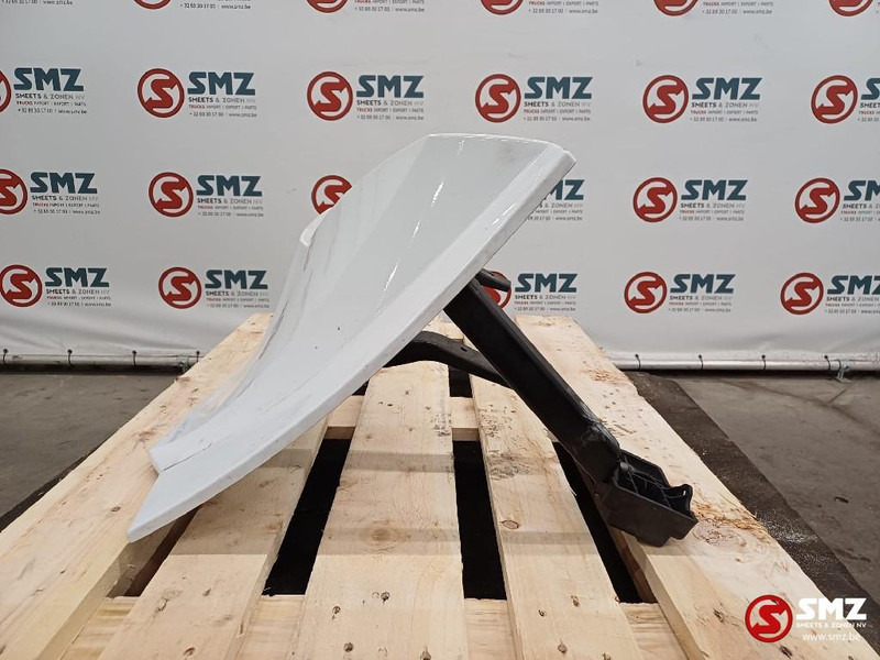 Mercedes-Benz Occ cabinespoiler links Mercedes - Aerodinamika/ Spoiler untuk Truk: gambar 3 Mercedes-Benz Occ cabinespoiler links Mercedes - Aerodinamika/ Spoiler untuk Truk: gambar 3