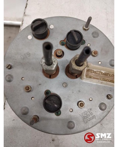 Mercedes-Benz Occ combimeter Mercedes LP608,709 - Dasbor untuk Truk: gambar 2 Mercedes-Benz Occ combimeter Mercedes LP608,709 - Dasbor untuk Truk: gambar 2