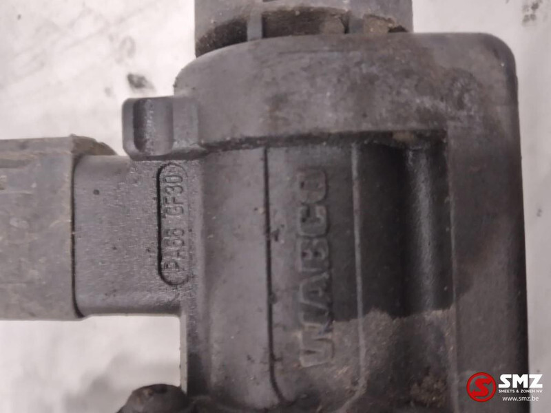 Mercedes-Benz Occ pneumatische klep 3/2 Mercedes Actros MP4 A000 - ECU untuk Truk: gambar 3 Mercedes-Benz Occ pneumatische klep 3/2 Mercedes Actros MP4 A000 - ECU untuk Truk: gambar 3