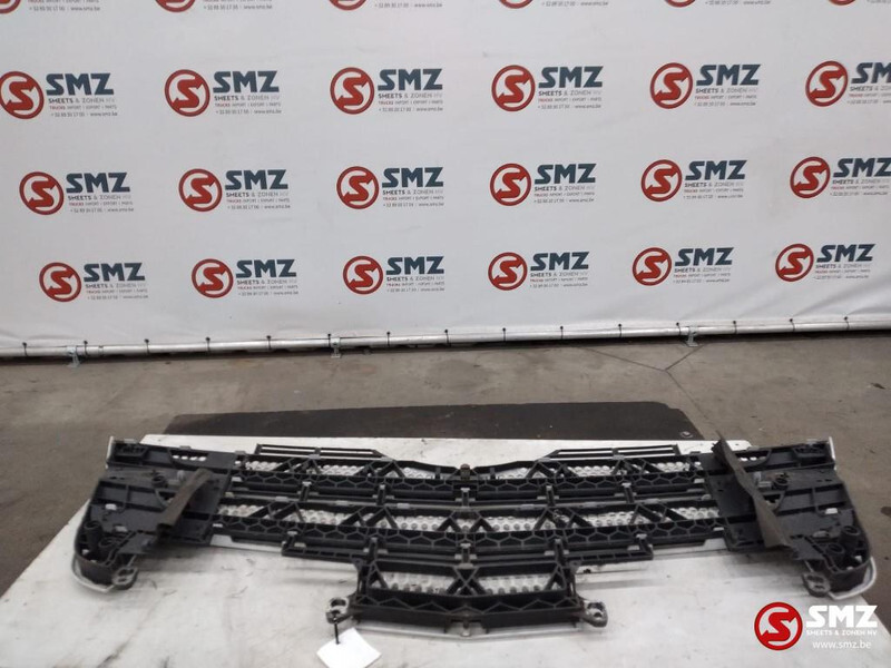 Mercedes-Benz Occ radiatorgrille Mercedes - Panggangan untuk Truk: gambar 2 Mercedes-Benz Occ radiatorgrille Mercedes - Panggangan untuk Truk: gambar 2