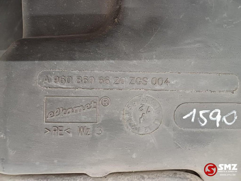 Mercedes-Benz Occ ruitenvloeistofreservoir Mercedes - Jendela dan bagian untuk Truk: gambar 5 Mercedes-Benz Occ ruitenvloeistofreservoir Mercedes - Jendela dan bagian untuk Truk: gambar 5