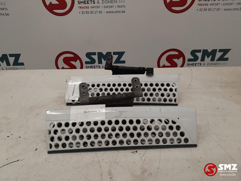 Mercedes-Benz Occ set radiatorgrille + opstap links en rechts Me - Panggangan untuk Truk: gambar 1 Mercedes-Benz Occ set radiatorgrille + opstap links en rechts Me - Panggangan untuk Truk: gambar 1