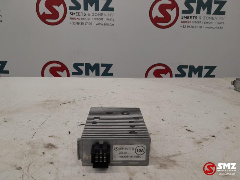 Mercedes-Benz Occ spanningsregeleenheid Mercedes Actros MP4 A001 - ECU untuk Truk: gambar 1 Mercedes-Benz Occ spanningsregeleenheid Mercedes Actros MP4 A001 - ECU untuk Truk: gambar 1