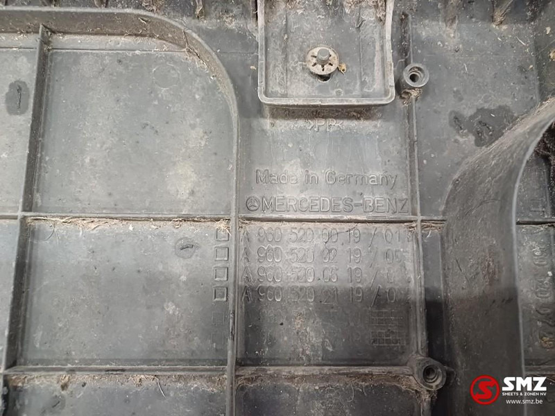 Mercedes-Benz Occ spatbord linksachter + steun Mercedes - Tubuh dan eksterior untuk Truk: gambar 5 Mercedes-Benz Occ spatbord linksachter + steun Mercedes - Tubuh dan eksterior untuk Truk: gambar 5