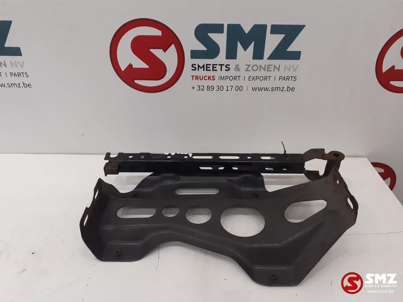 Mercedes-Benz Occ spatbordsteun rechtsvoor met sideskirtsteun Me - Tubuh dan eksterior untuk Truk: gambar 1 Mercedes-Benz Occ spatbordsteun rechtsvoor met sideskirtsteun Me - Tubuh dan eksterior untuk Truk: gambar 1