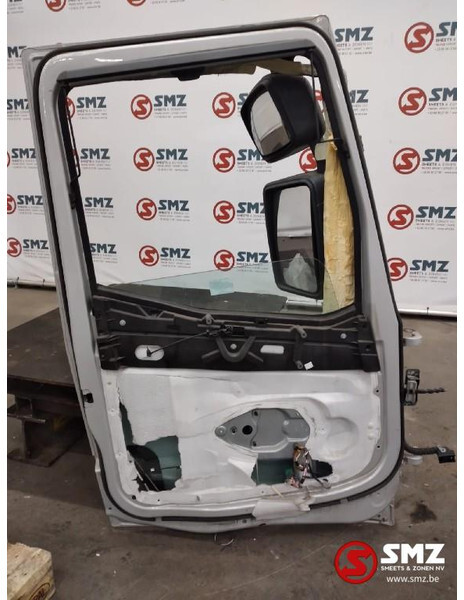 Renault Occ deur links Renault - Pintu dan bagian untuk Truk: gambar 2 Renault Occ deur links Renault - Pintu dan bagian untuk Truk: gambar 2