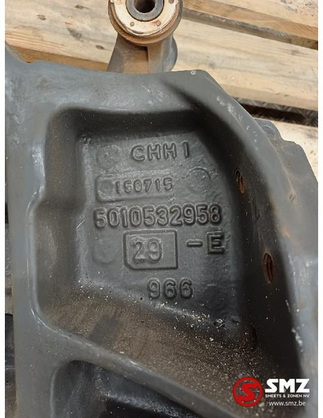 Renault Occ torsiestangmontagebeugel links Renault - Bingkai/ Sasis untuk Truk: gambar 4 Renault Occ torsiestangmontagebeugel links Renault - Bingkai/ Sasis untuk Truk: gambar 4