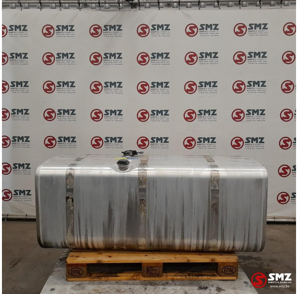 Scania Occ brandstoftank 700L + brandstofniveausensor Sca - Tangki bahan bakar untuk Truk: gambar 1 Scania Occ brandstoftank 700L + brandstofniveausensor Sca - Tangki bahan bakar untuk Truk: gambar 1