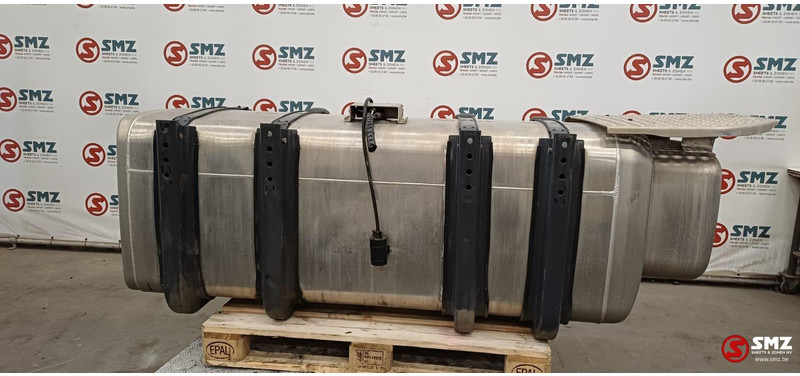 Scania Occ brandstoftank 950L Scania - Tangki bahan bakar untuk Truk: gambar 2 Scania Occ brandstoftank 950L Scania - Tangki bahan bakar untuk Truk: gambar 2