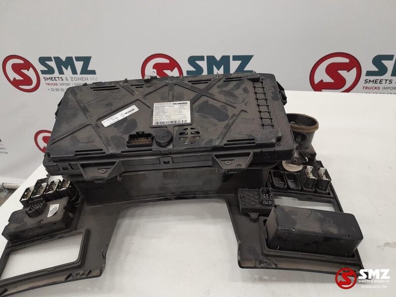 Scania Occ instrumentenpaneel Scania R-serie 1781708+1765 - Kabin dan interior untuk Truk: gambar 4 Scania Occ instrumentenpaneel Scania R-serie 1781708+1765 - Kabin dan interior untuk Truk: gambar 4