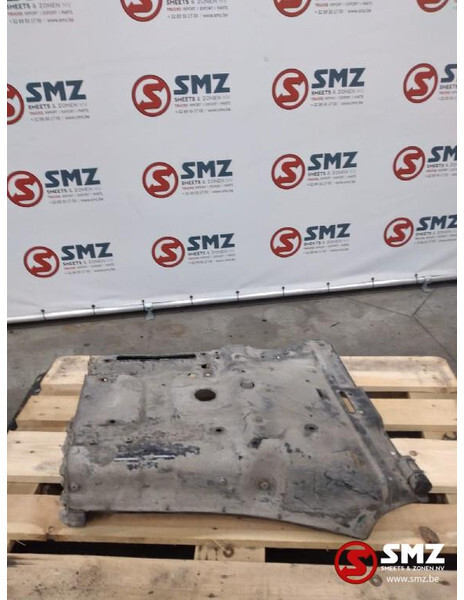 Scania Occ opstapbak rechts Scania 144 1498180 - Kabin dan interior untuk Truk: gambar 3 Scania Occ opstapbak rechts Scania 144 1498180 - Kabin dan interior untuk Truk: gambar 3